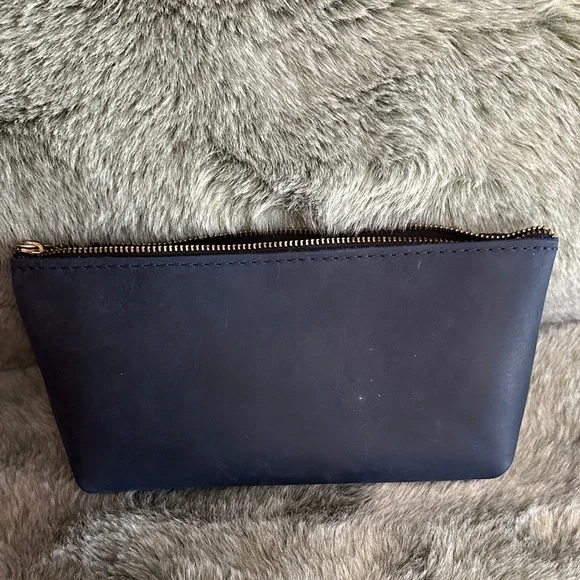 Portland Leather Deep Water Utility Bag - Picture 3 of 4